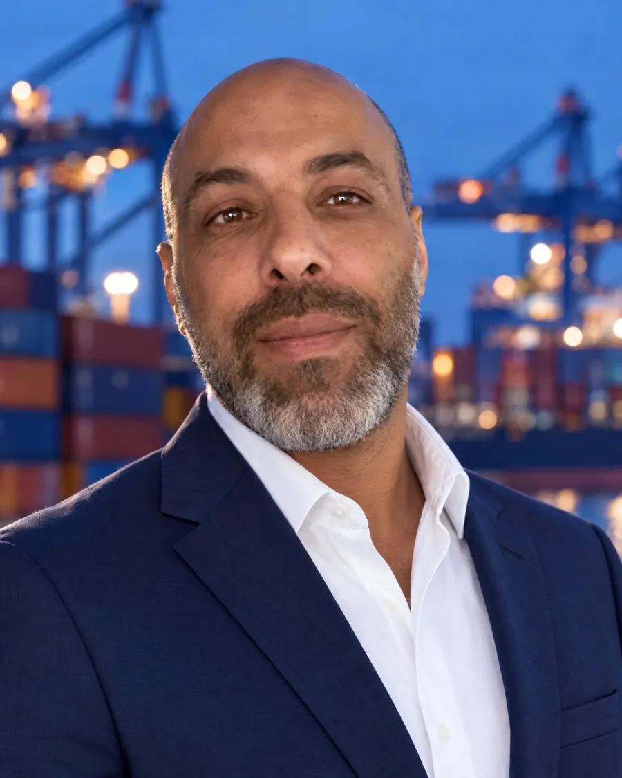 Aziz, chef de transport et dédouanement